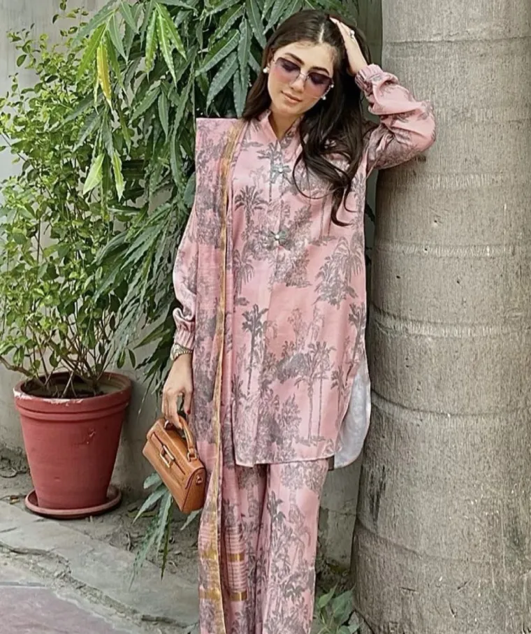 Fall Winter '23 - It’S A Jungle Out There In Pink And Grey