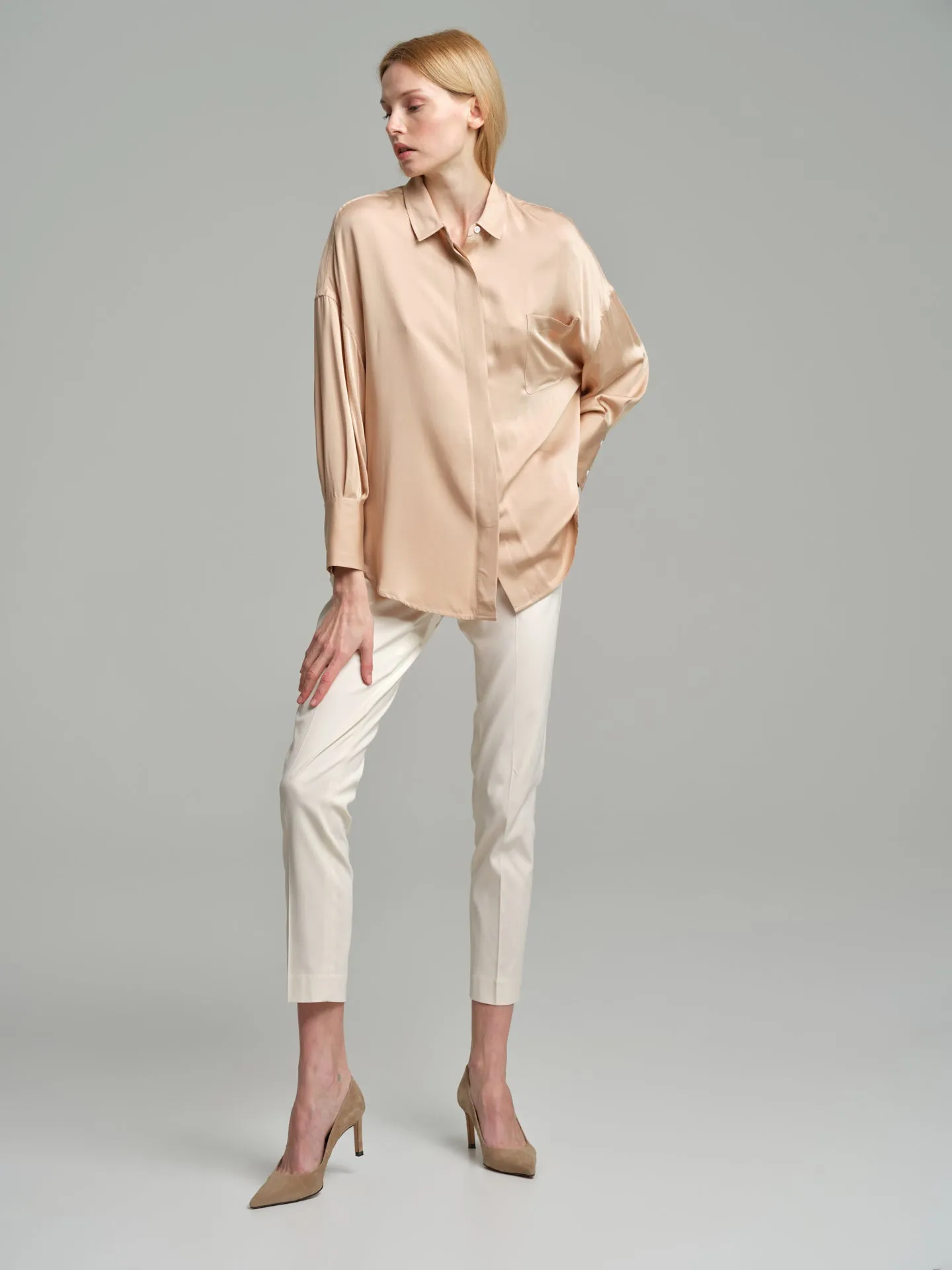 Shirt blouse with loose sleeves