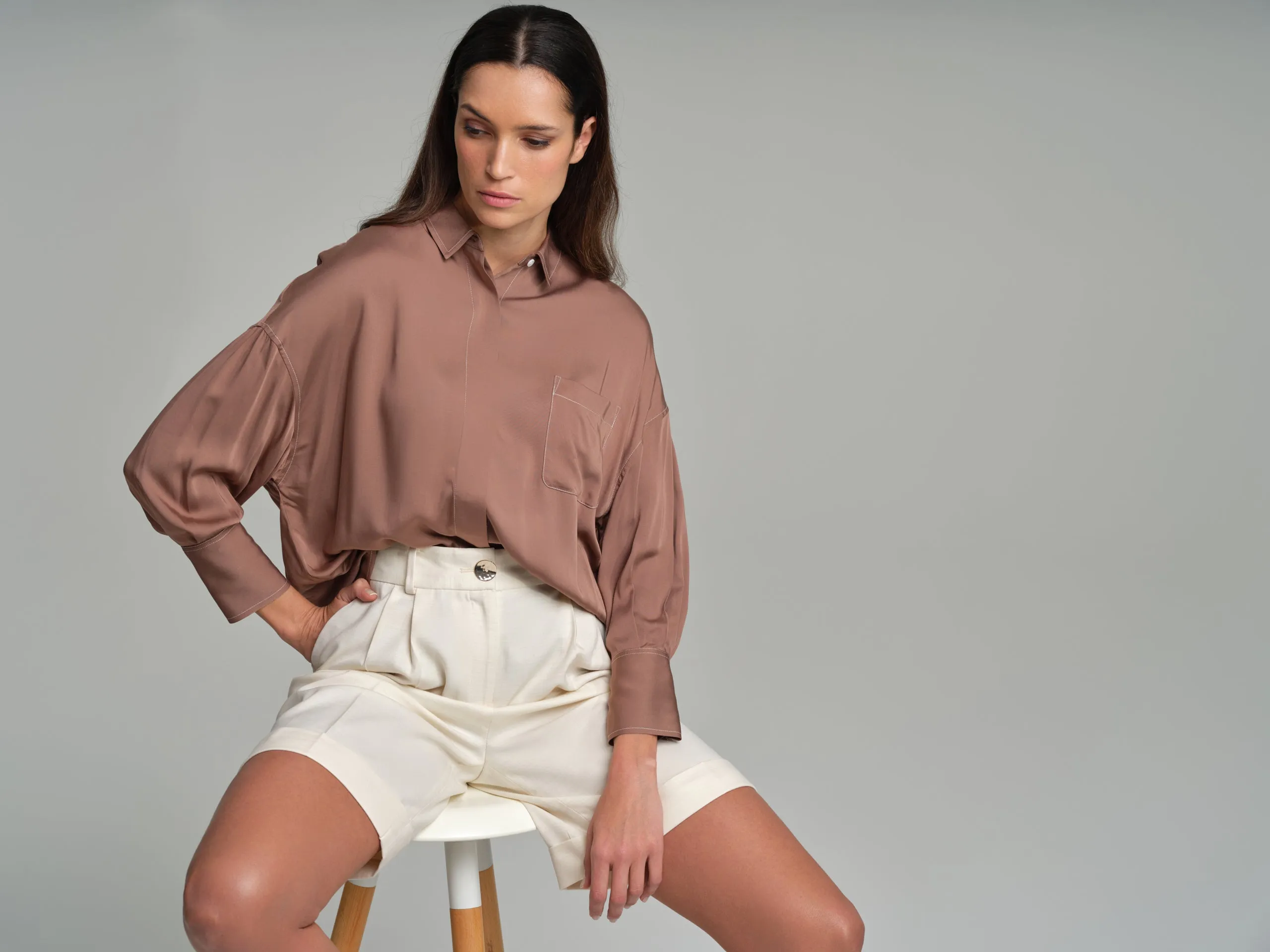 Shirt blouse with loose sleeves