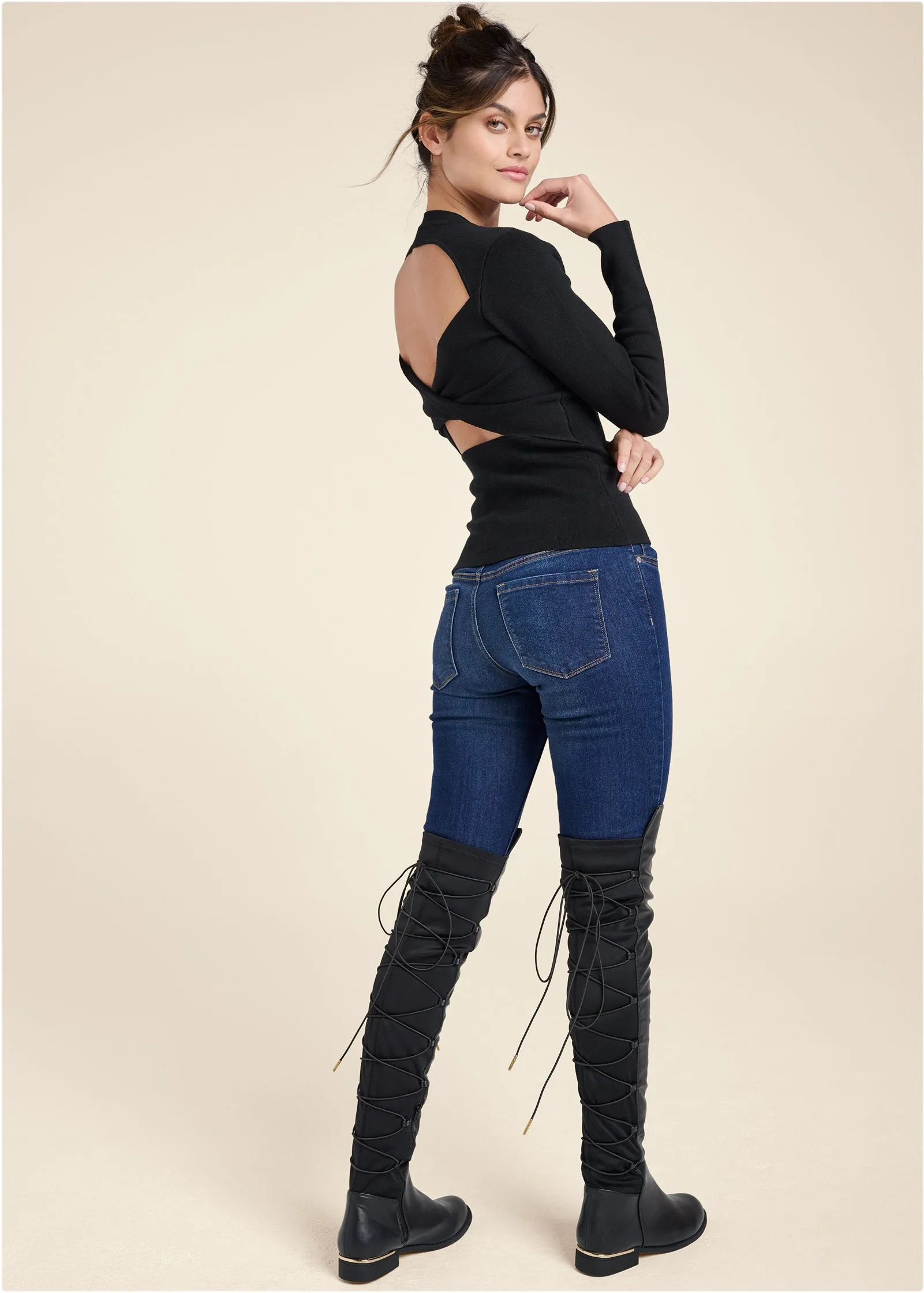 Twisted Cutout Back Detail Sweater - Black